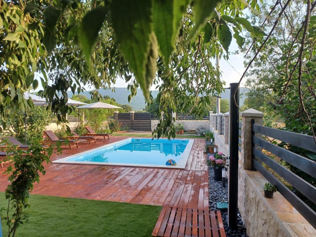 Apartment Karla SNB Lozovac Bagian luar foto
