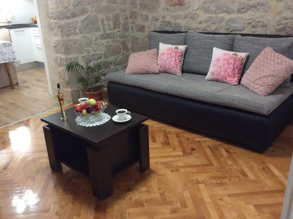 Apartment Karla SNB Lozovac Bagian luar foto