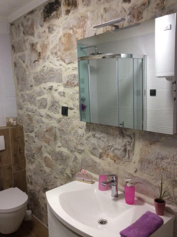 Apartment Karla SNB Lozovac Bagian luar foto