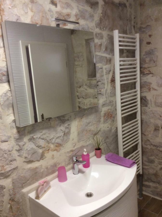 Apartment Karla SNB Lozovac Bagian luar foto
