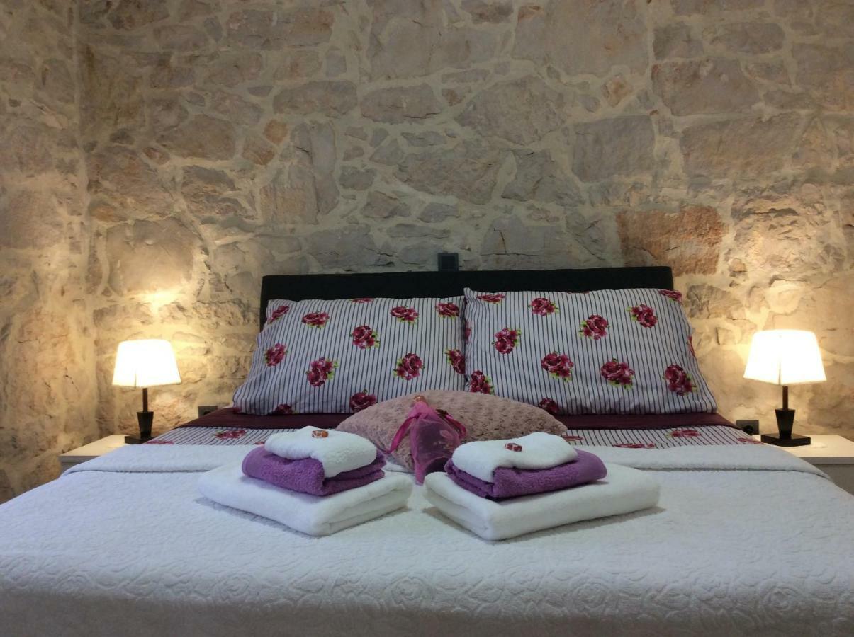 Apartment Karla SNB Lozovac Bagian luar foto