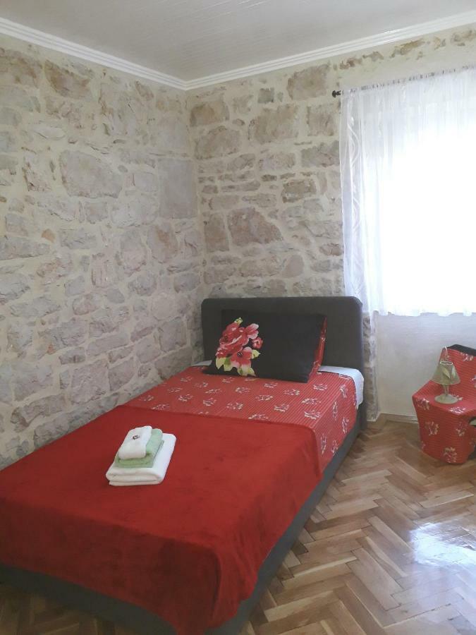 Apartment Karla SNB Lozovac Bagian luar foto