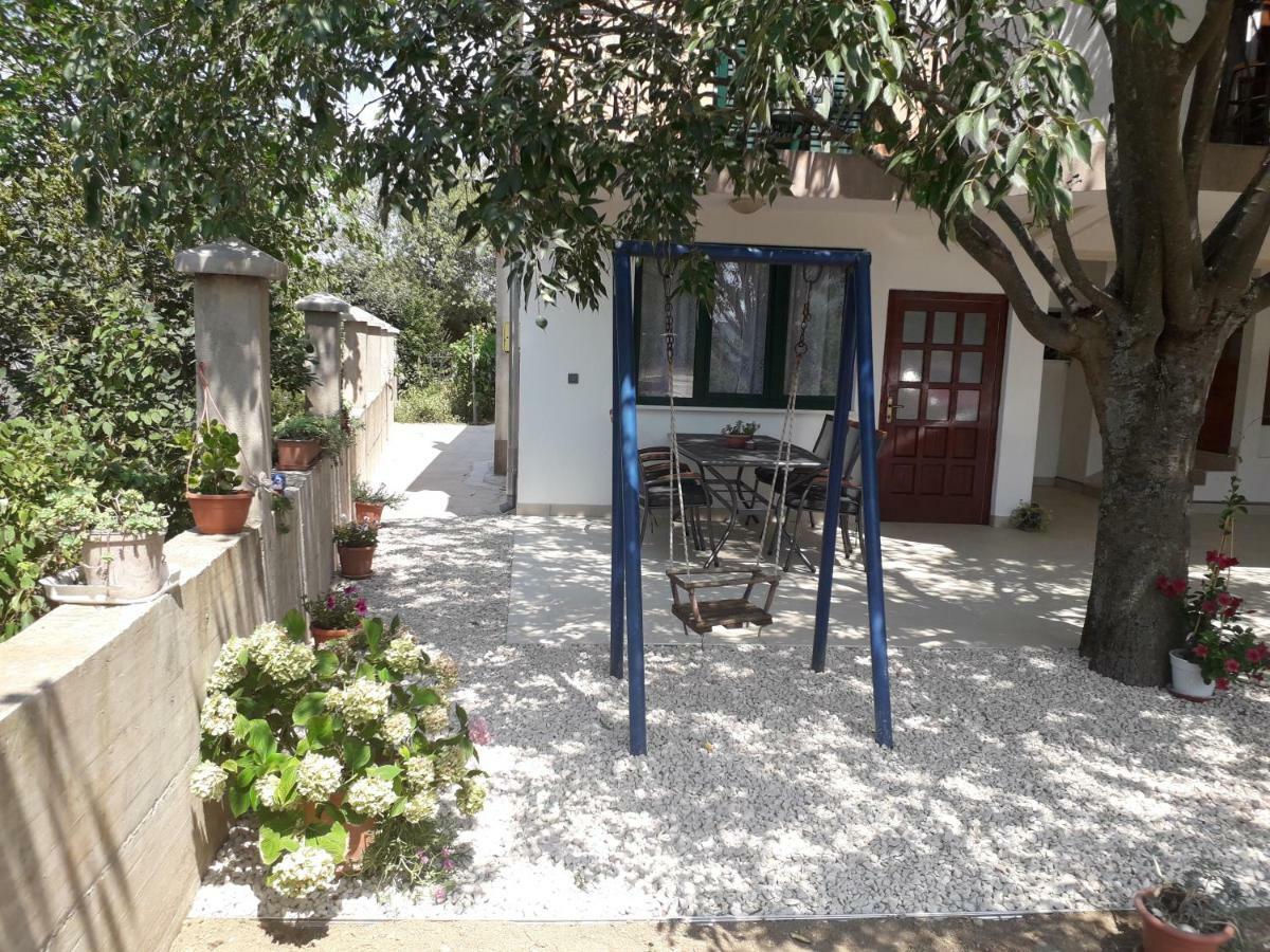 Apartment Karla SNB Lozovac Bagian luar foto