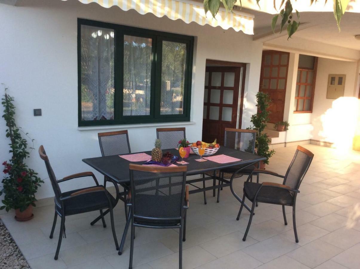 Apartment Karla SNB Lozovac Bagian luar foto
