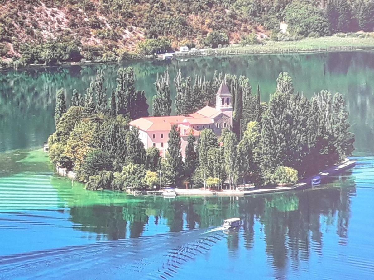 Apartment Karla SNB Lozovac Bagian luar foto
