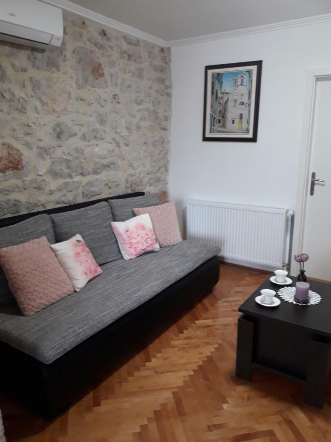 Apartment Karla SNB Lozovac Bagian luar foto