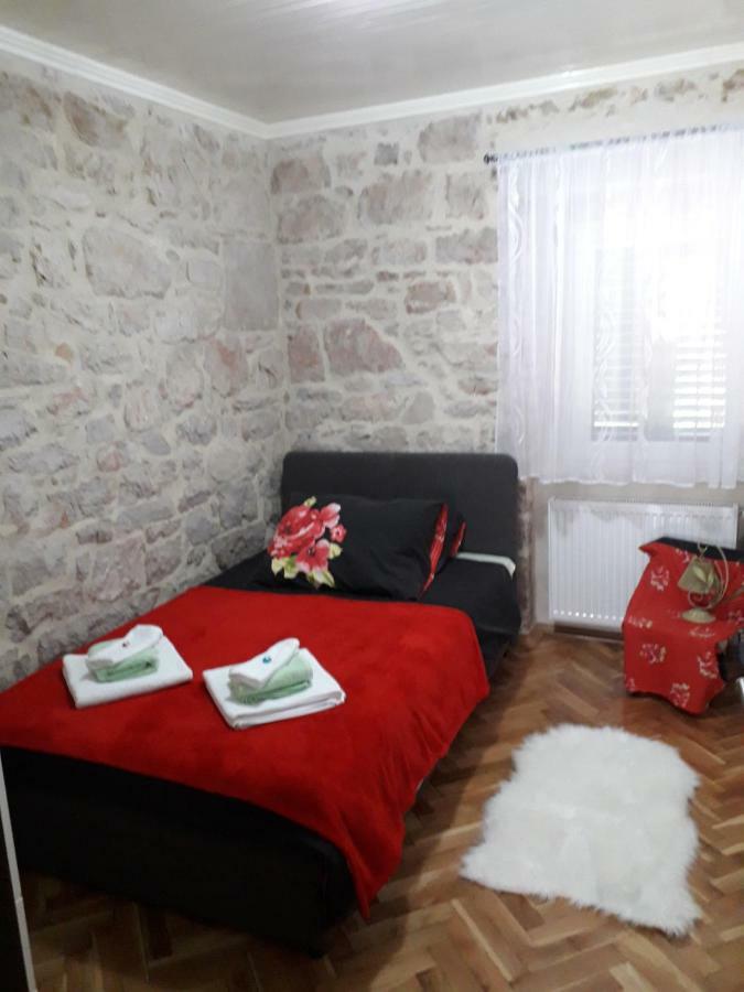 Apartment Karla SNB Lozovac Bagian luar foto