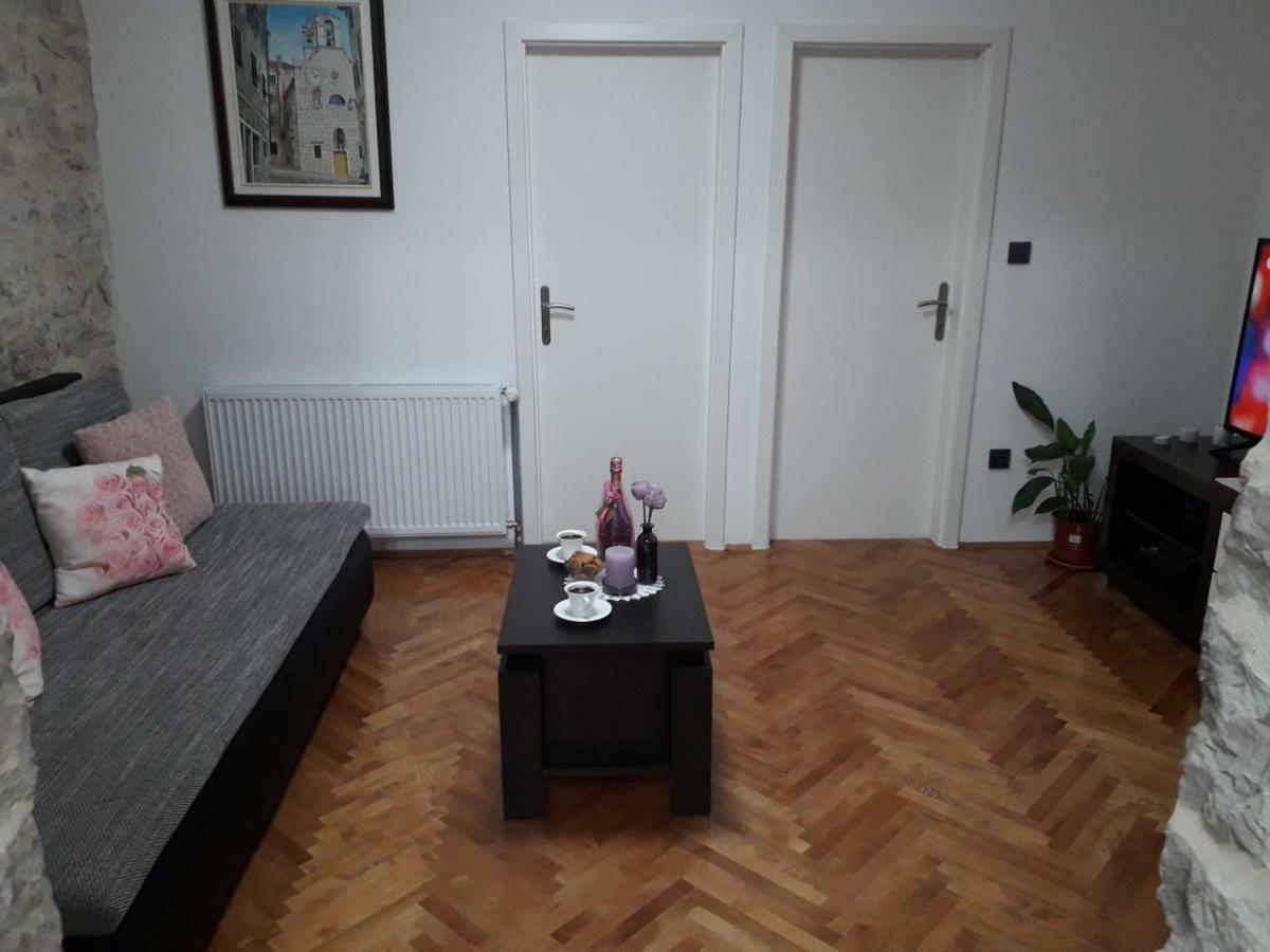 Apartment Karla SNB Lozovac Bagian luar foto
