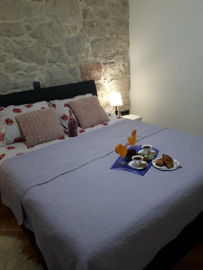 Apartment Karla SNB Lozovac Bagian luar foto